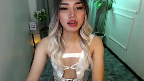 zelainalovetocum online show from February 8, 4:14 am