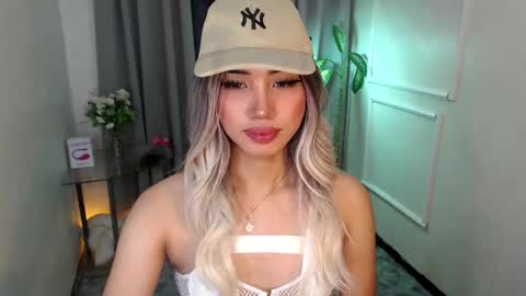 zelainalovetocum online show from February 13, 7:03 am