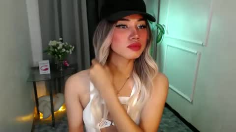 zelainalovetocum online show from February 18, 1:00 pm