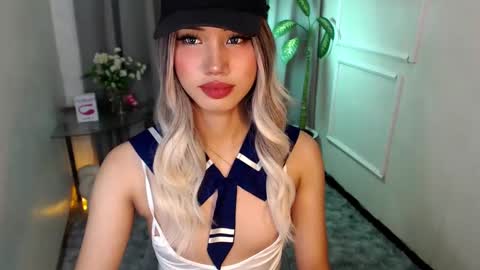 zelainalovetocum online show from February 19, 4:11 pm