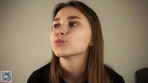 Emilia online show from September 30, 1:10 am