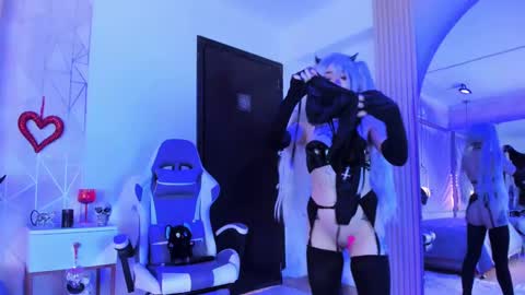    online show from February 23, 5:07 pm