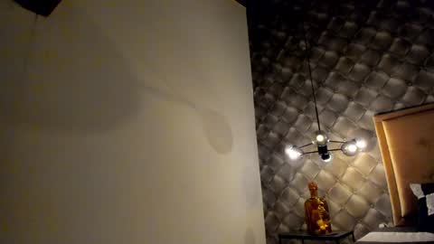 Snapshot of zeusjeff chatting on December 1, 5:57 pm zeus online show from December 1, 5:57 pm