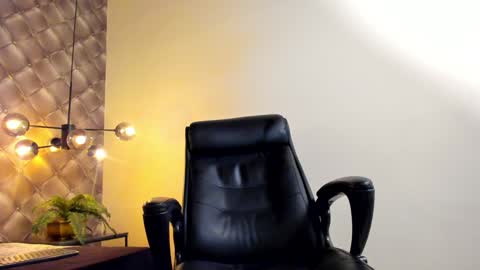 Snapshot of zeusjeff chatting on December 29, 10:14 pm zeus online show from December 29, 10:14 pm