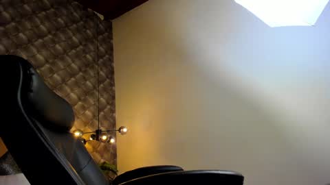 Snapshot of zeusjeff chatting on January 2, 6:12 pm zeus online show from January 2, 6:12 pm