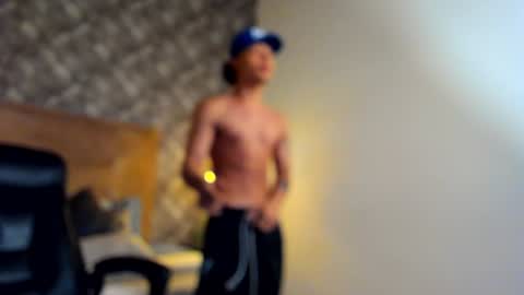 Snapshot of zeusjeff chatting on January 3, 3:27 am zeus online show from January 3, 3:27 am