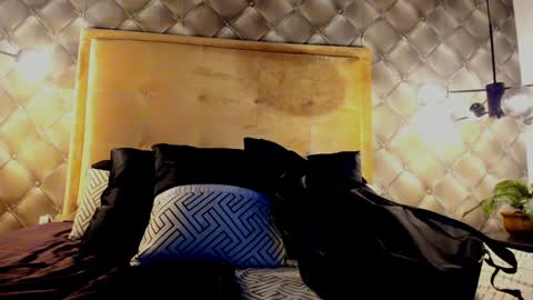 Snapshot of zeusjeff chatting on January 19, 6:10 pm zeus online show from January 19, 6:10 pm