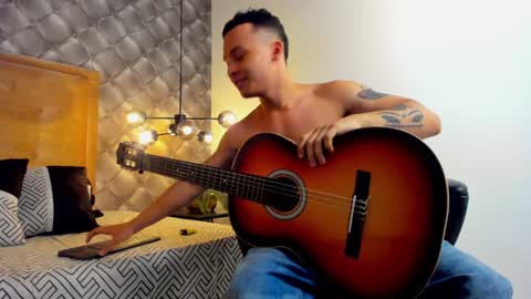 Snapshot of zeusjeff chatting on January 19, 9:13 pm zeus online show from January 19, 9:13 pm