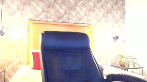 Snapshot of zeusjeff chatting on January 24, 11:37 am zeus online show from January 24, 11:37 am