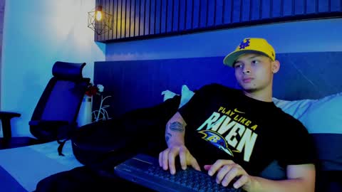 Snapshot of zeusjeff chatting on January 31, 3:30 am zeus online show from January 31, 3:30 am