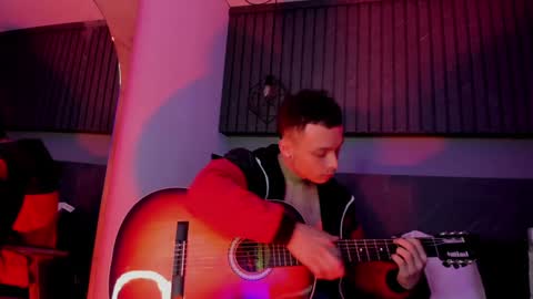 Snapshot of zeusjeff chatting on February 1, 5:39 am zeus online show from February 1, 5:39 am