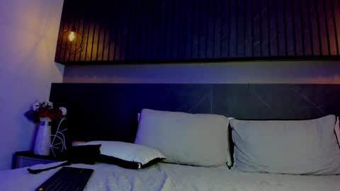 Snapshot of zeusjeff chatting on February 7, 8:55 am zeus online show from February 7, 8:55 am