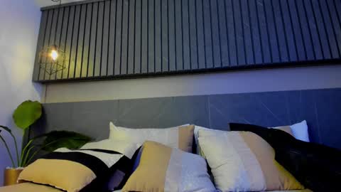 Snapshot of zeusjeff chatting on February 15, 8:33 am zeus online show from February 15, 8:33 am