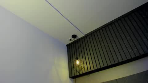 Snapshot of zeusjeff chatting on February 18, 6:59 am zeus online show from February 18, 6:59 am