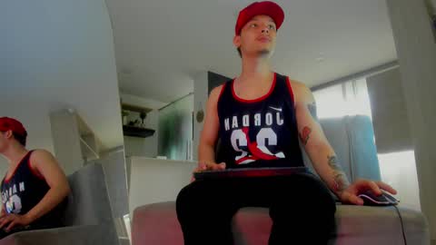 Snapshot of zeusjeff chatting on September 30, 6:13 pm zeus online show from September 30, 6:13 pm