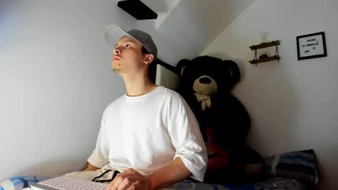 Snapshot of zeusjeff chatting on October 25, 7:08 pm zeus online show from October 25, 7:08 pm