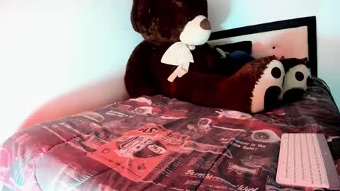 Snapshot of zeusjeff chatting on November 24, 11:26 pm zeus online show from November 24, 11:26 pm