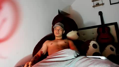 Snapshot of zeusjeff chatting on December 3, 8:29 pm zeus online show from December 3, 8:29 pm