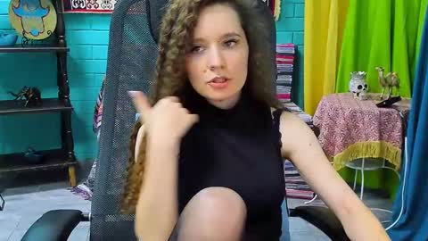 zianichols online show from February 24, 8:36 pm