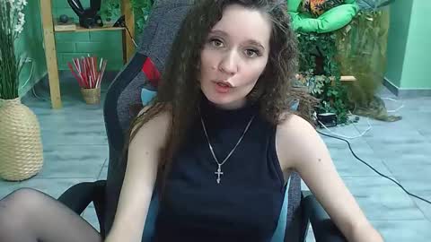 zianichols online show from February 27, 9:04 pm