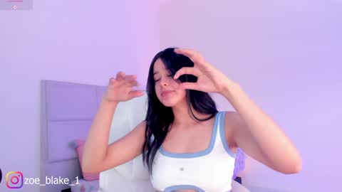 Zoe online show from January 7, 7:49 pm