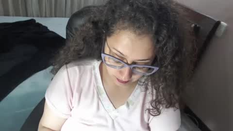 Snapshot of zoe_koller chatting on September 23, 12:52 pm Zoe Koller online show from September 23, 12:52 pm