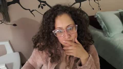 Snapshot of zoe_koller chatting on November 11, 10:43 pm Zoe Koller online show from November 11, 10:43 pm