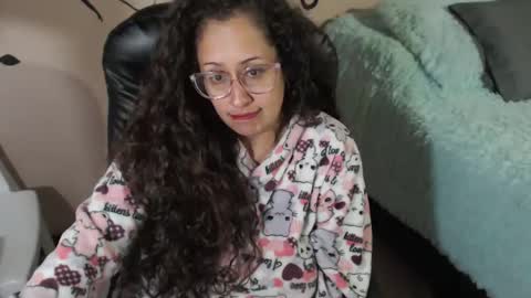 Snapshot of zoe_koller chatting on November 16, 11:32 pm Zoe Koller online show from November 16, 11:32 pm