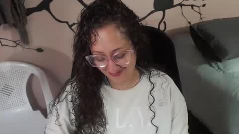 Snapshot of zoe_koller chatting on November 24, 5:01 pm Zoe Koller online show from November 24, 5:01 pm