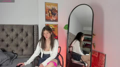 Zoe Olsen online show from February 1, 4:22 pm