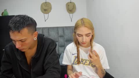 She Zoe He Painn online show from November 12, 11:47 pm