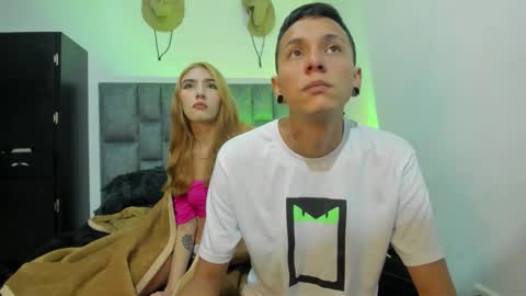 She Zoe He Painn online show from December 1, 9:53 pm