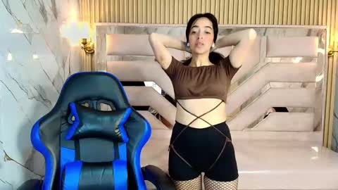 Zoe  online show from September 20, 3:18 am