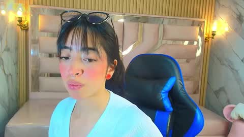 Zoe  online show from September 24, 3:21 am