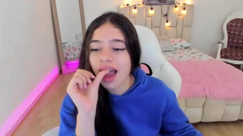 Zoe online show from February 20, 2:24 pm