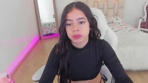 Zoe online show from March 7, 2:23 pm