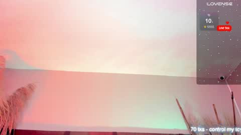 Snapshot of zoee_23 chatting on December 14, 2:42 pm Zoe online show from December 14, 2:42 pm