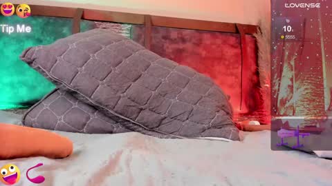 Snapshot of zoee_23 chatting on January 29, 2:42 pm Zoe online show from January 29, 2:42 pm