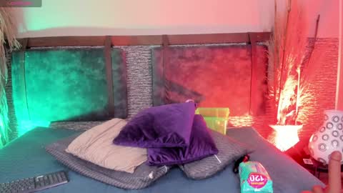 Snapshot of zoee_23 chatting on February 4, 1:38 pm Zoe online show from February 4, 1:38 pm