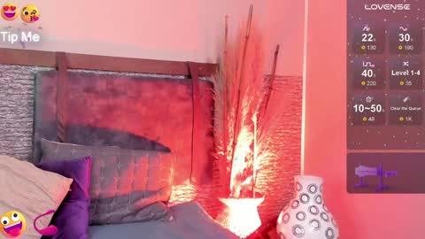 Snapshot of zoee_23 chatting on February 5, 1:44 pm Zoe online show from February 5, 1:44 pm