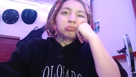 Snapshot of zoee_jhonnyy chatting on January 18, 9:56 am zoee jhonnyy online show from January 18, 9:56 am