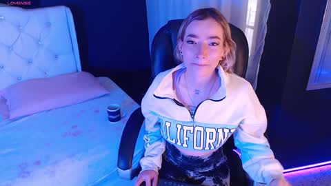 zoe online show from January 8, 11:54 am