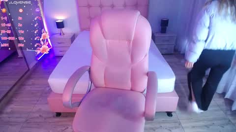 zoe online show from February 4, 11:49 am