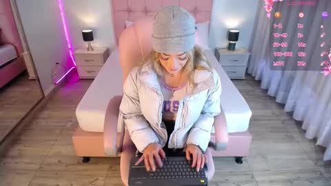 zoe online show from February 13, 11:50 am