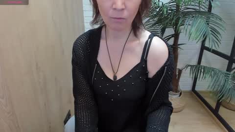 Snapshot of zoeeast chatting on December 8, 1:25 pm Zoe online show from December 8, 1:25 pm