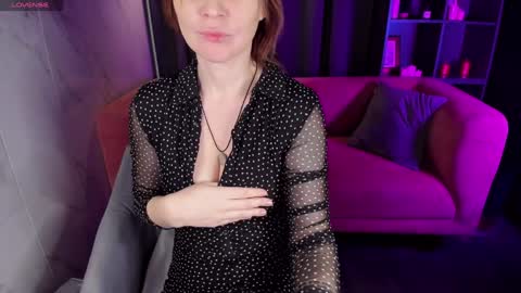 Snapshot of zoeeast chatting on January 18, 1:29 pm Zoe online show from January 18, 1:29 pm