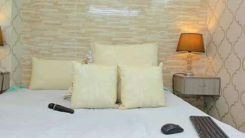 ZoeeSmitth online show from December 16, 12:06 pm