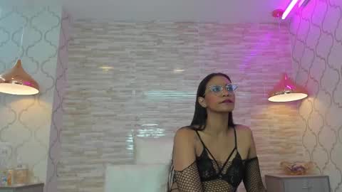 ZoeeSmitth online show from September 19, 11:44 am