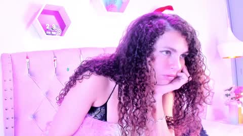 Zoe online show from December 21, 8:10 pm