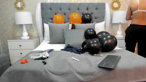 Zoe Krug online show from October 14, 7:47 pm